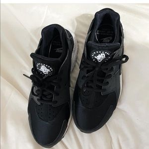 Size 9 Womens Huaraches